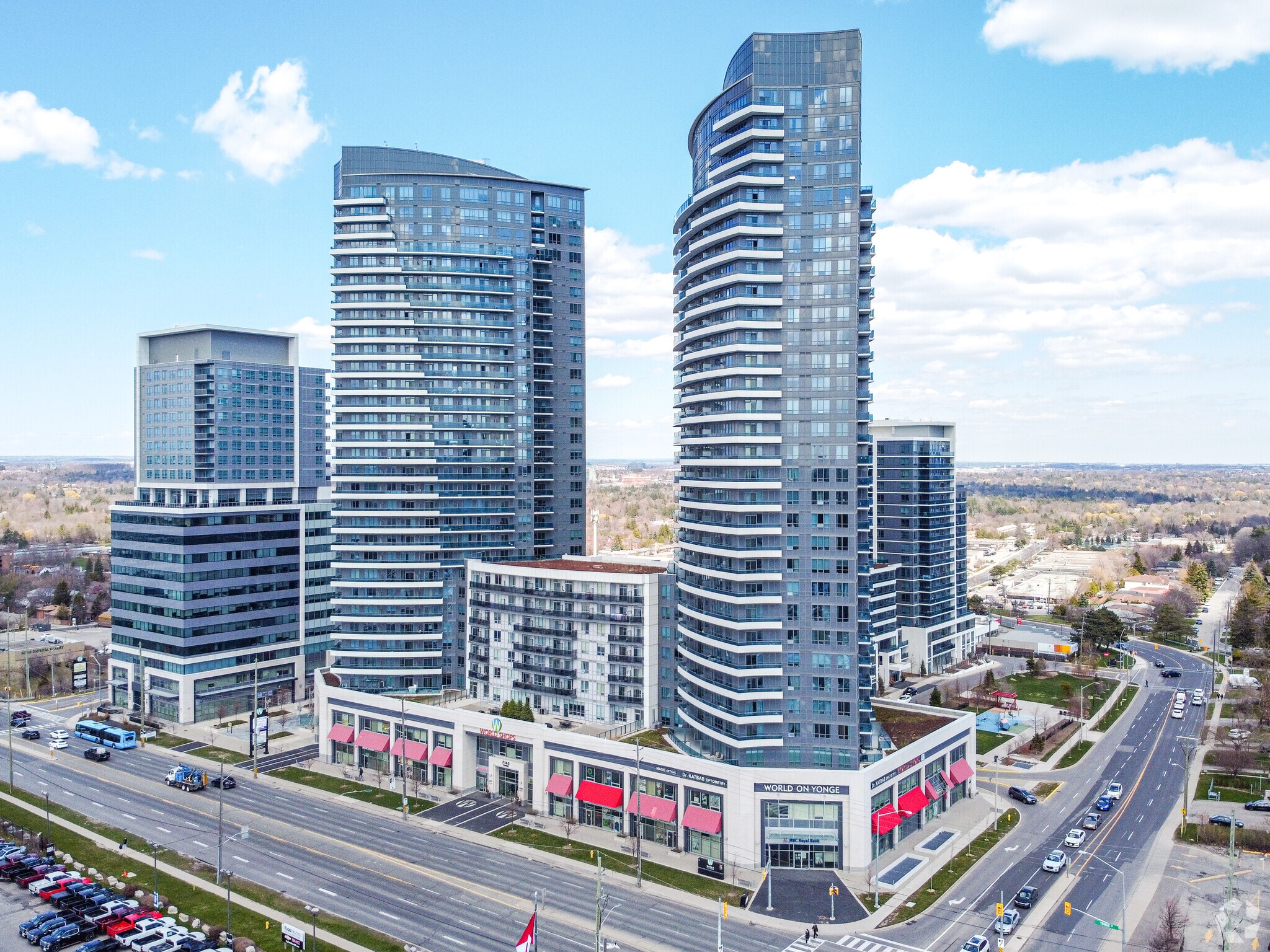 7165 - 7167-7167 Yonge St, Markham, ON à vendre Photo principale- Image 1 de 7