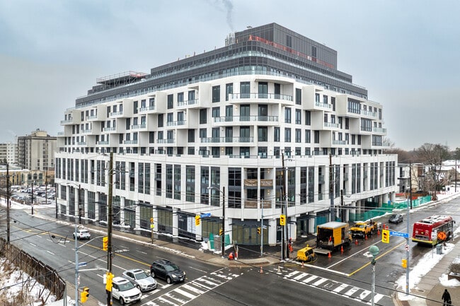 Plus de détails pour 2788 Bathurst St, Toronto, ON - Commerce de détail à louer