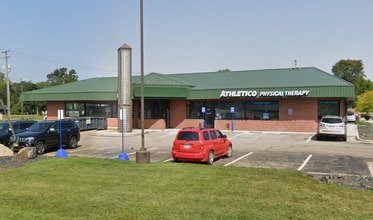 1126-1130 S Commercial St, Neenah, WI à louer Photo du bâtiment- Image 1 de 1