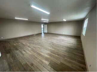 Plus de détails pour 800 E Dickinson Blvd, Fort Stockton, TX - Commerce de détail à louer