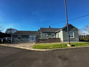 804-812 Old Salem Rd NE, Albany, OR for lease Building Photo- Image 2 of 22