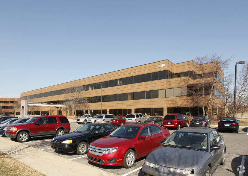 1650-1875 Research Dr, Troy, MI for lease - Building Photo - Image 1 of 25