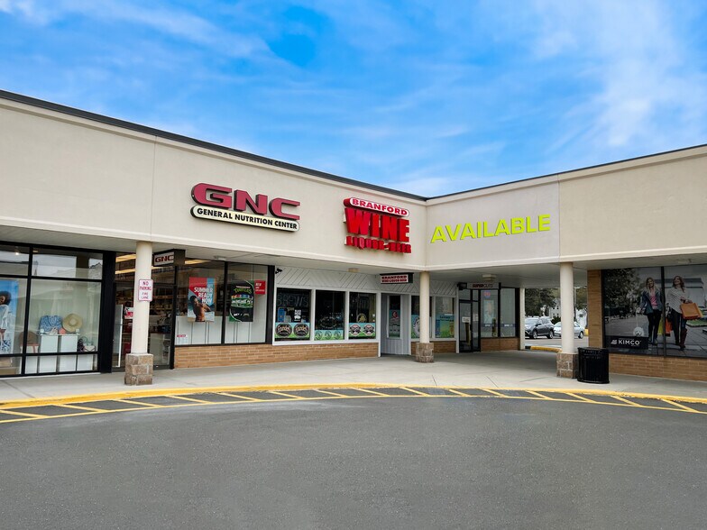 1060 W Main St, Branford, CT à louer - Photo du bâtiment - Image 3 de 7