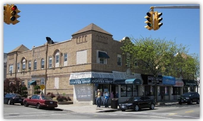 1042-1052 W Beech St, East Atlantic Beach, NY for lease - Building Photo - Image 2 of 29