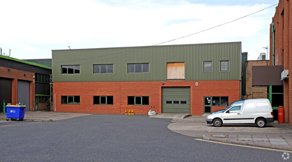 12 Cumberland Ave, London for lease - Building Photo - Image 2 of 4