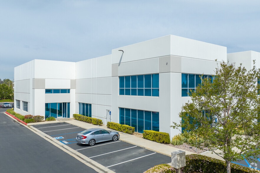 1860 Compton Ave, Corona, CA for lease - Building Photo - Image 3 of 6