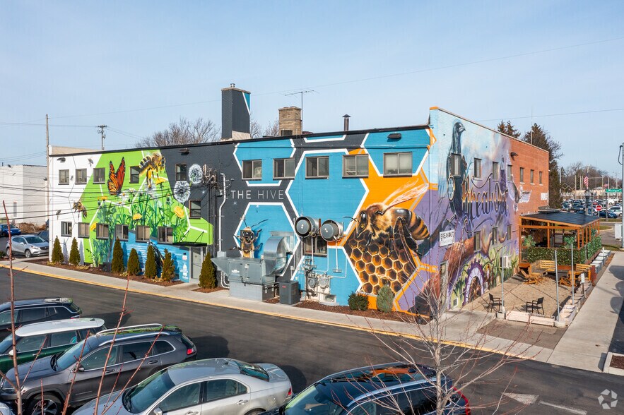 2722 E Michigan Ave, Lansing, MI à louer - Photo du bâtiment - Image 1 de 13