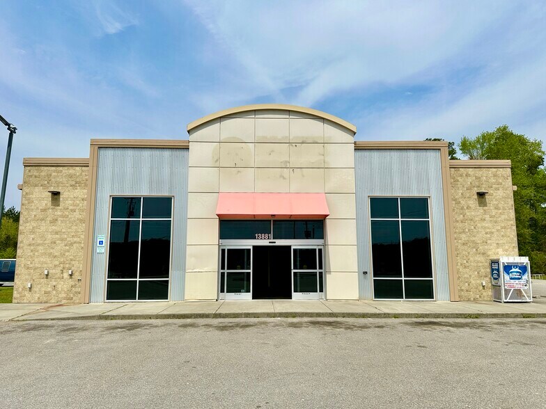 13881 NC Highway 55, Bayboro, NC à vendre - Photo du bâtiment - Image 1 de 18