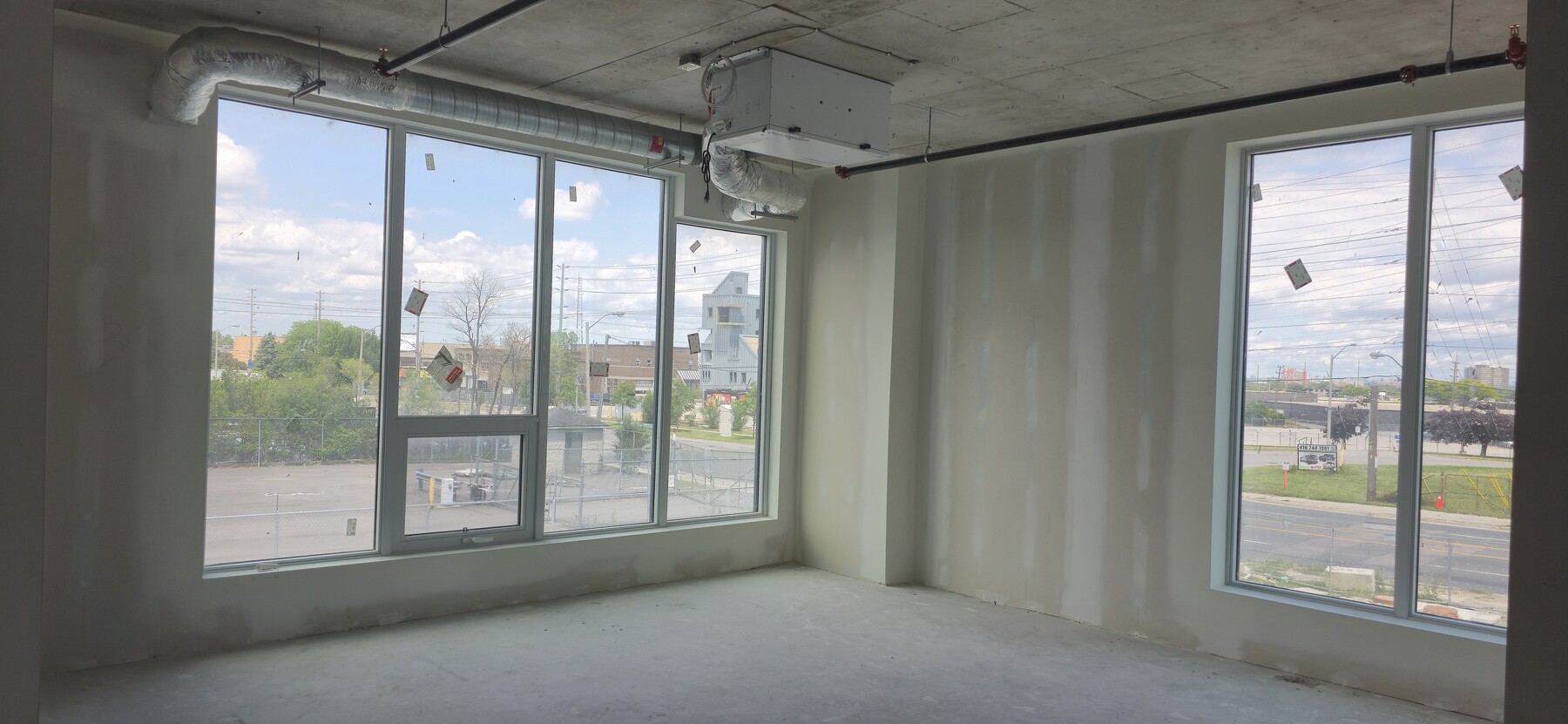 600 Dixon Rd, Toronto, ON M9W 1J1 - Unité 115 -  - Photo intérieure - Image 1 of 3