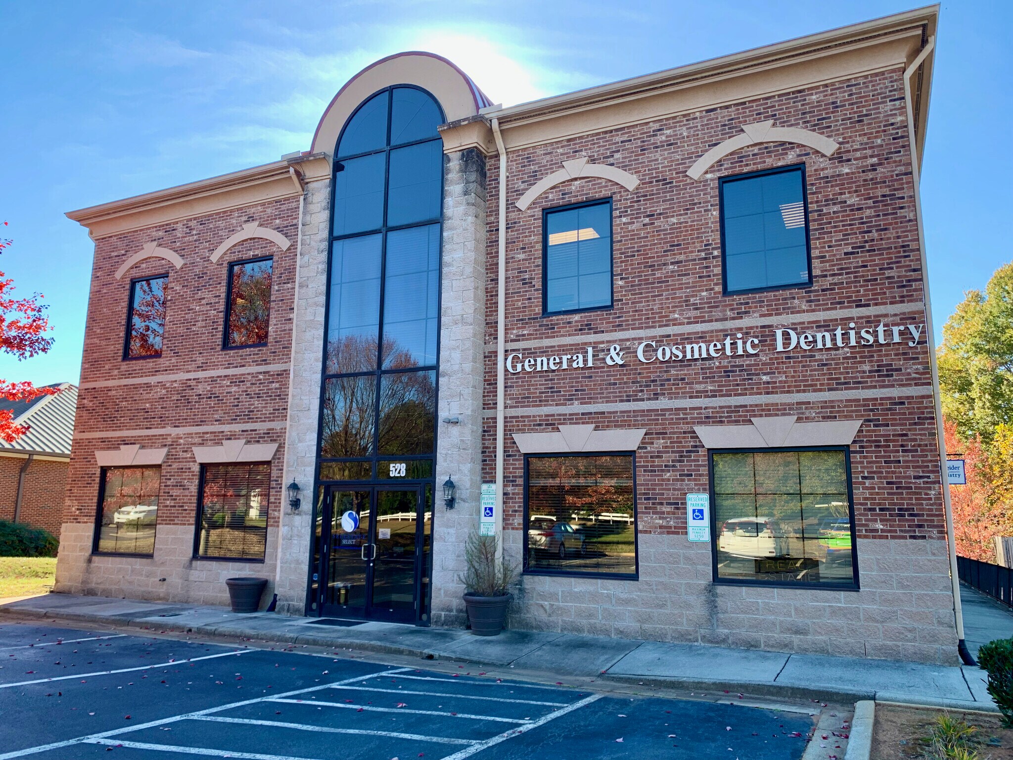 528 Williamson Rd, Mooresville, NC à louer Photo principale- Image 1 de 3