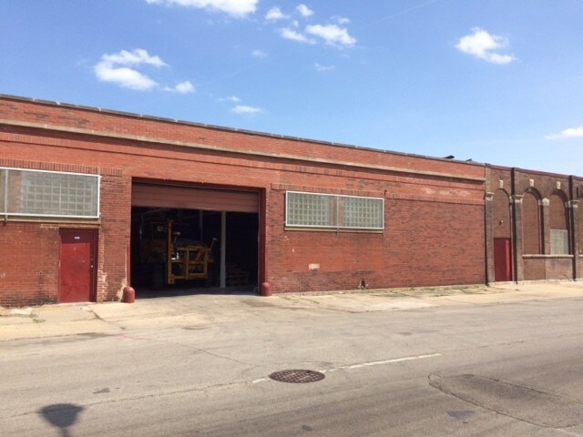 4165 S Emerald Ave, Chicago, IL à louer - Photo du bâtiment - Image 2 de 8