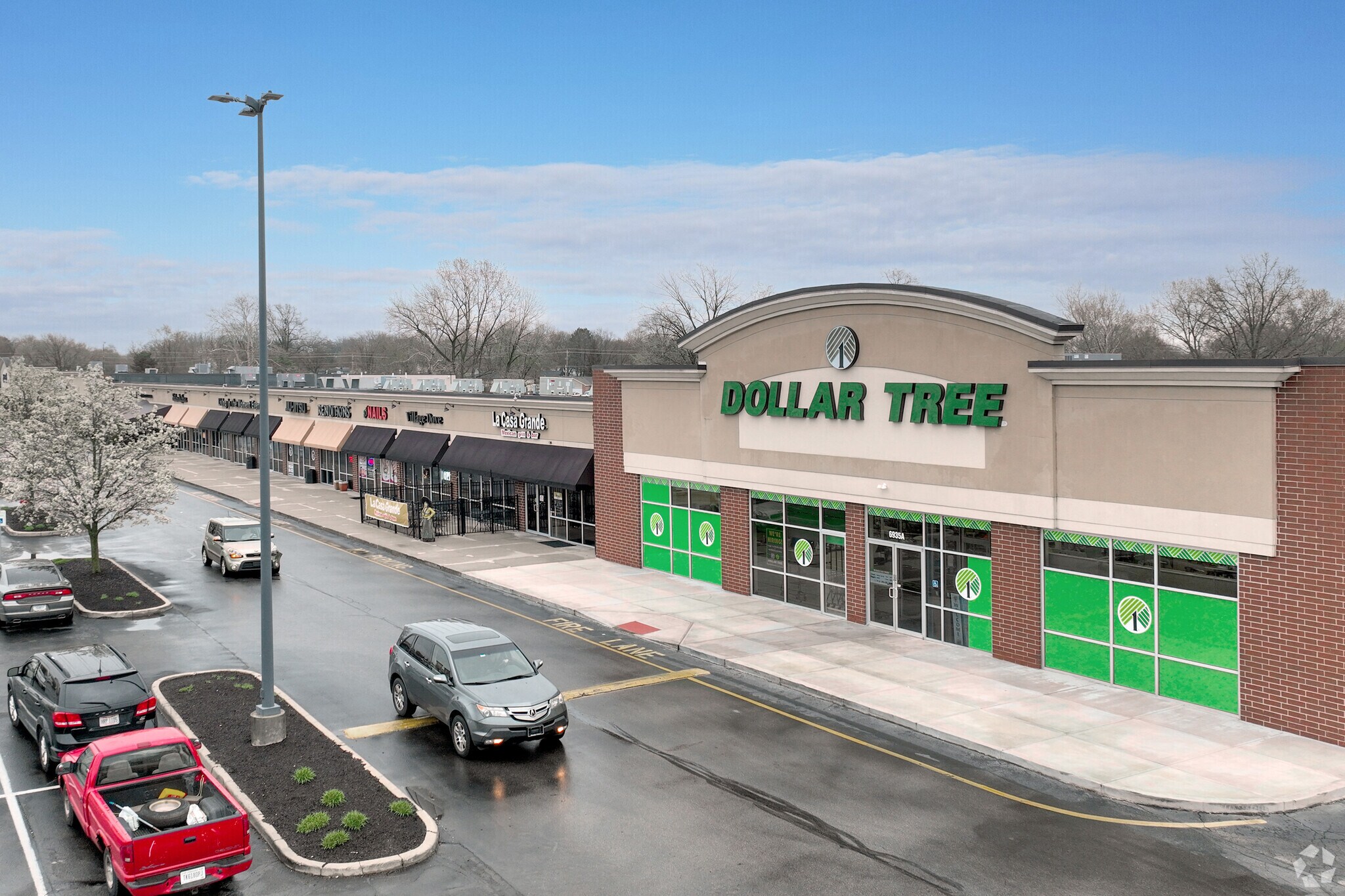 6935 Lake Plaza Dr, Indianapolis, IN à vendre Photo principale- Image 1 de 9