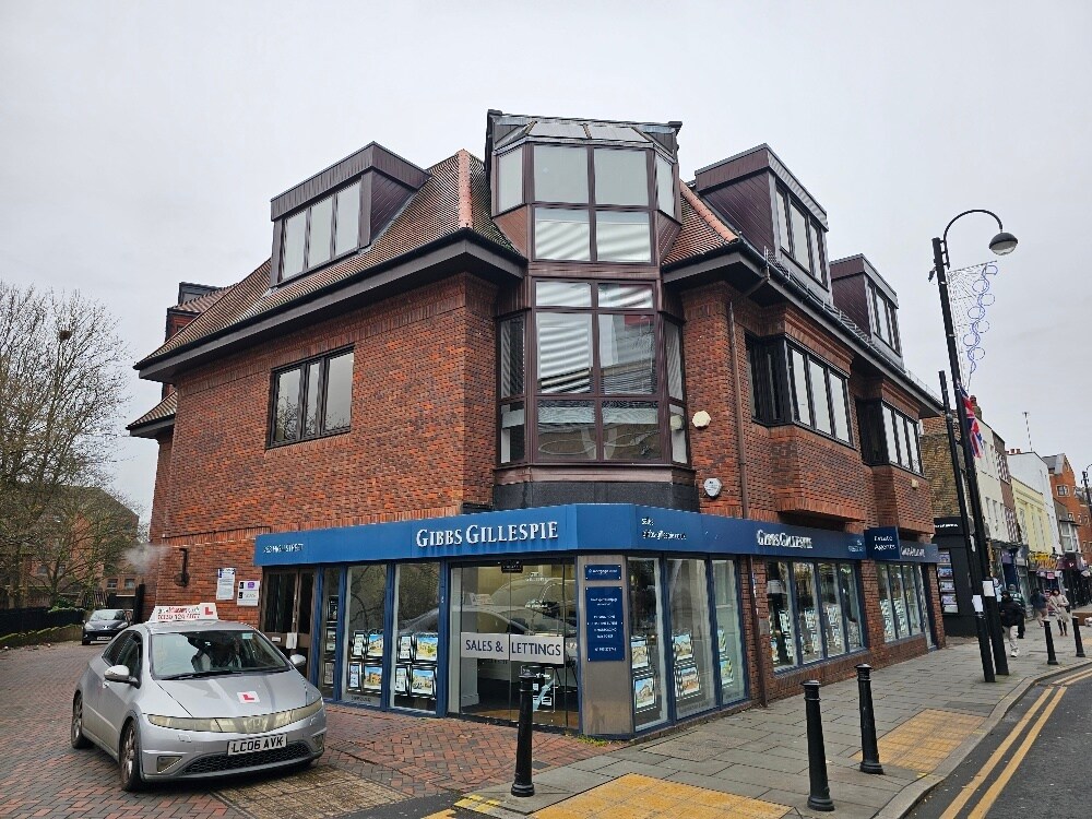 268-270 High St, Uxbridge à louer Photo principale- Image 1 de 5