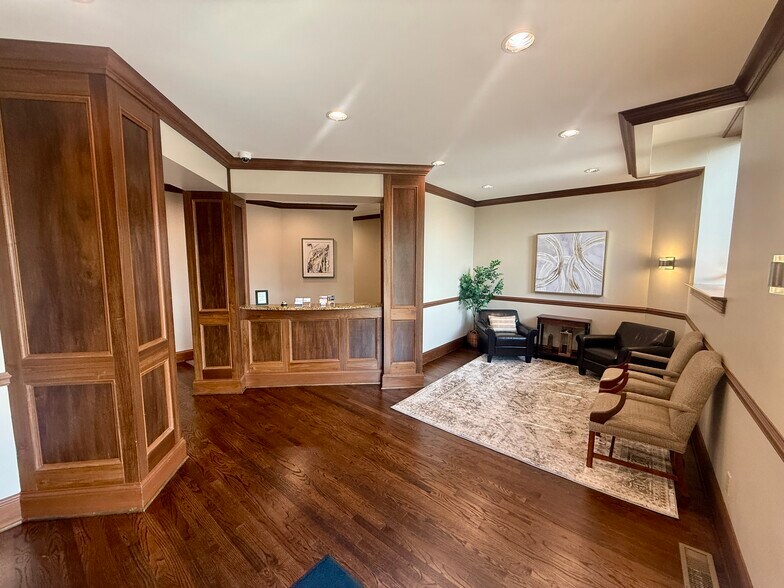 15 W Center St, Lawrenceburg, IN à louer - Photo du bâtiment - Image 3 de 29