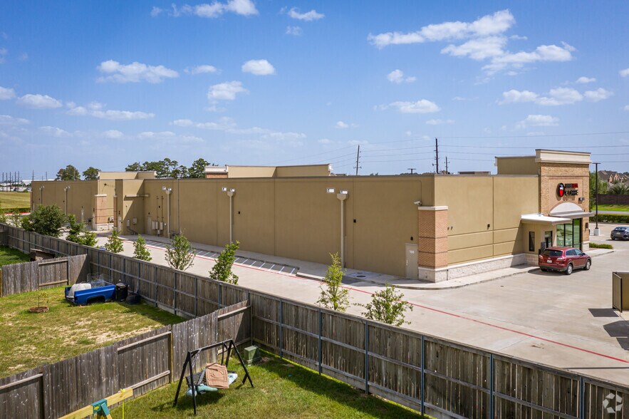 9166 FM 2920 Rd, Tomball, TX à louer - Photo du bâtiment - Image 3 de 14