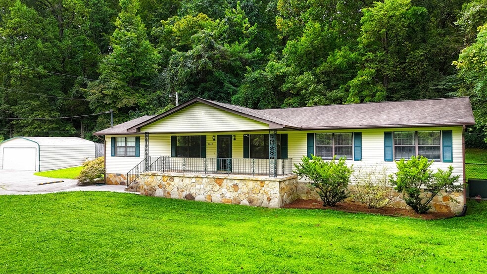 2333 Thorn Grove Pike, Knoxville, TN for sale - Building Photo - Image 2 of 32