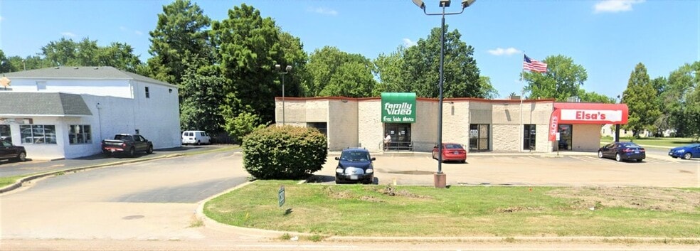 2919 S Sixth St, Springfield, IL à louer - Photo du bâtiment - Image 2 de 7