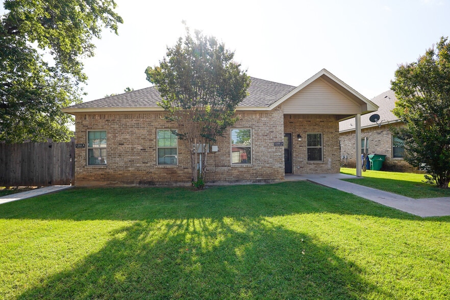1101 Cates St, Bridgeport, TX à vendre - Photo principale - Image 1 de 15