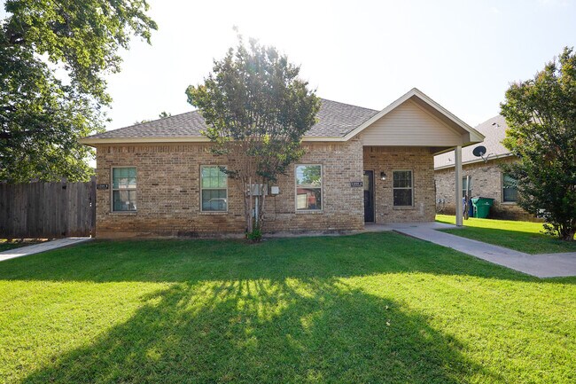 More details for 1101 Cates St, Bridgeport, TX - Multifamily for Sale
