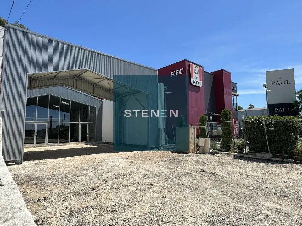 Retail in Vitrolles for lease Building Photo- Image 1 of 6