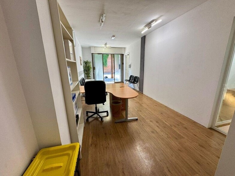 Immeuble residentiel dans Barcelone, Barcelona à vendre - Photo intérieure - Image 2 de 6
