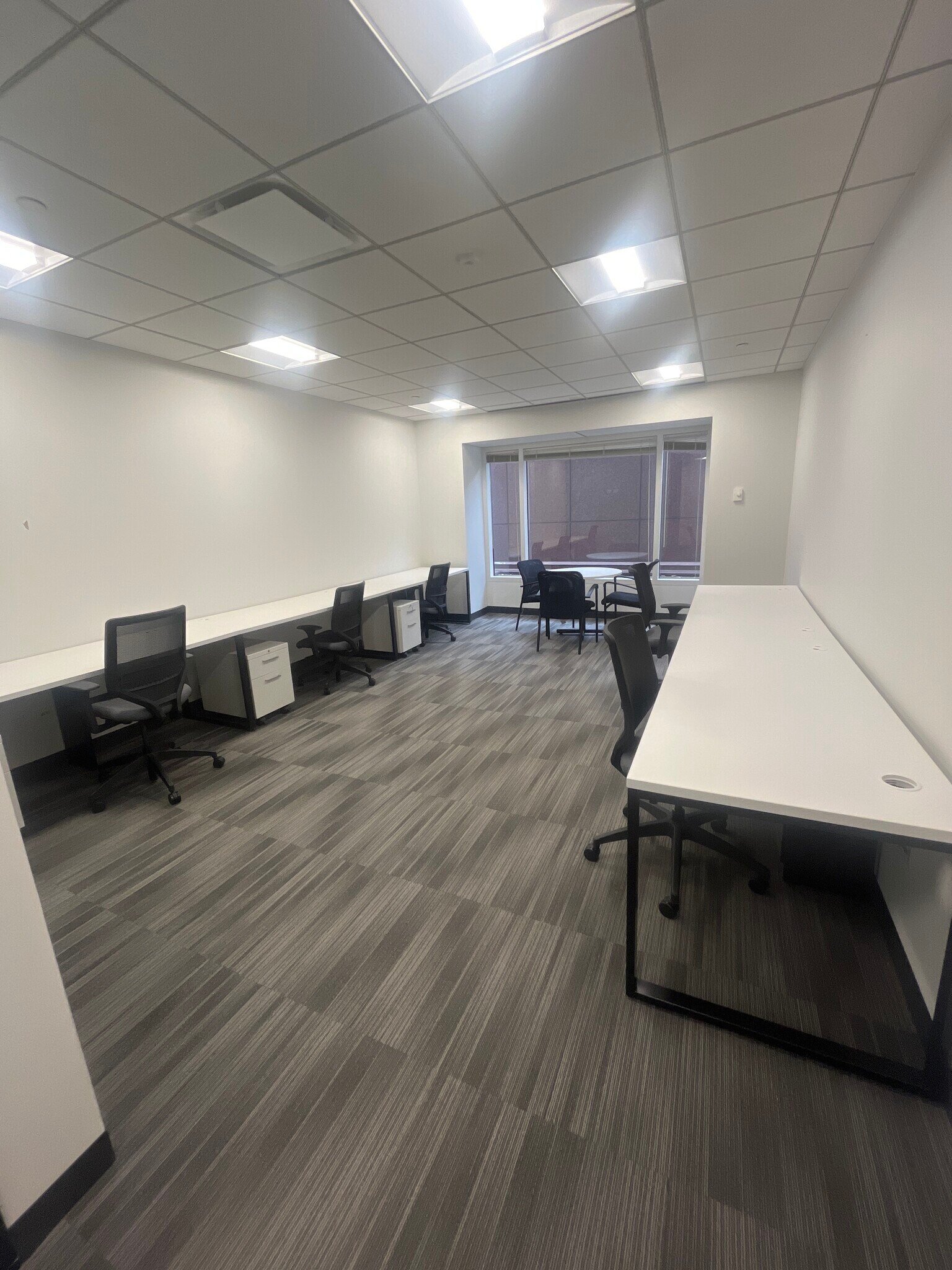 425 S Financial Pl, Chicago, IL for lease Building Photo- Image 1 of 3