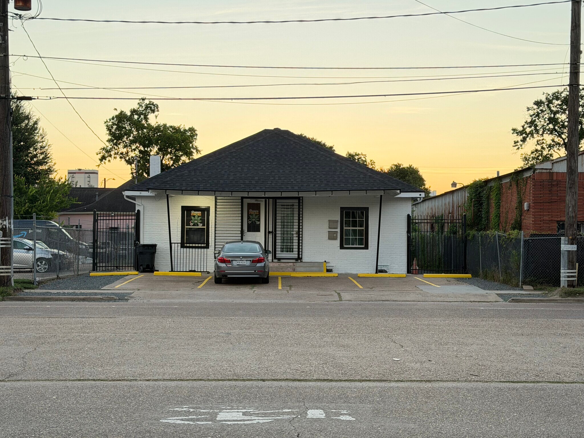 304 S Lockwood Dr, Houston, TX for lease Building Photo- Image 1 of 34