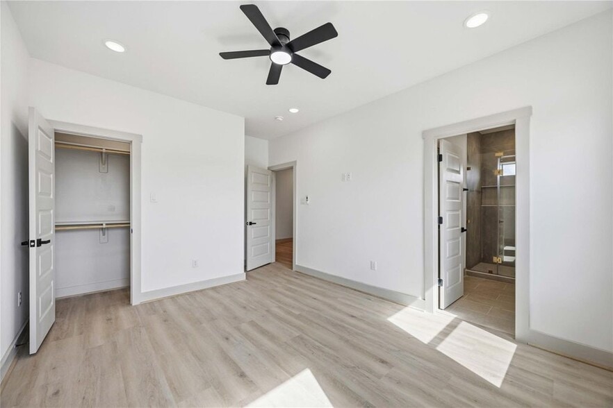 7555 Calhoun rd, Houston, TX for sale - Building Photo - Image 2 of 11
