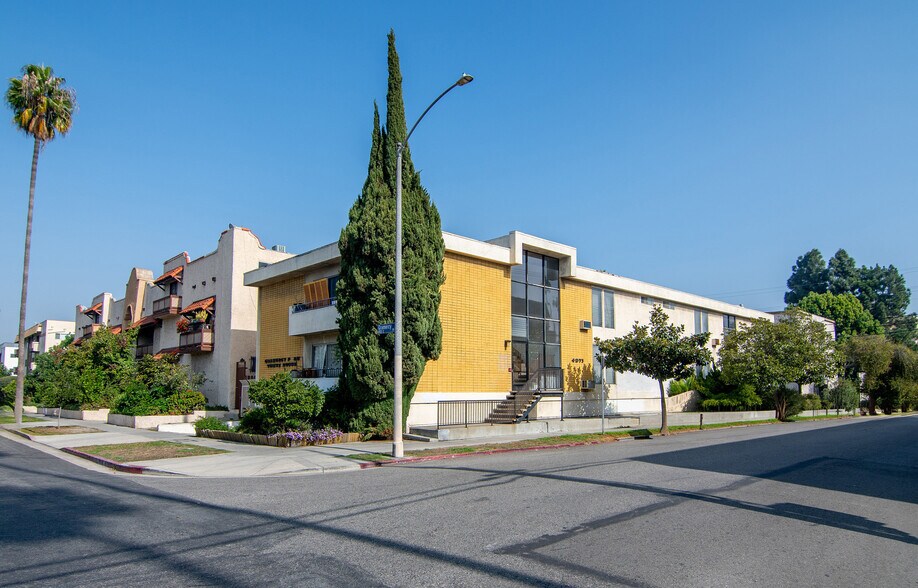 458 S Gramercy Pl, Los Angeles, CA à vendre - Photo du bâtiment - Image 2 de 13