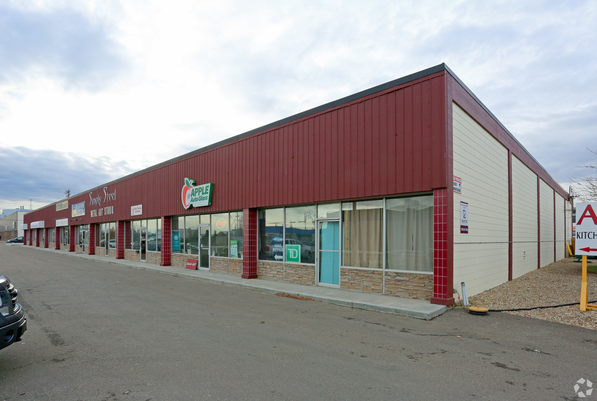 10628-10640 169 St NW, Edmonton, AB for lease Primary Photo- Image 1 of 4