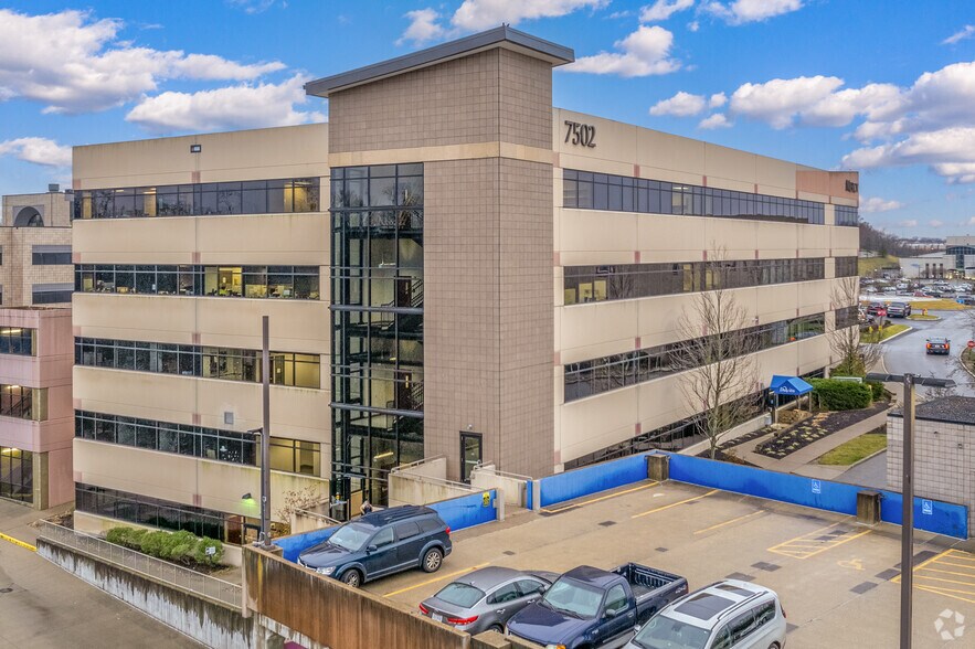 7502 State Rd, Cincinnati, OH à louer - Photo du bâtiment - Image 2 de 4