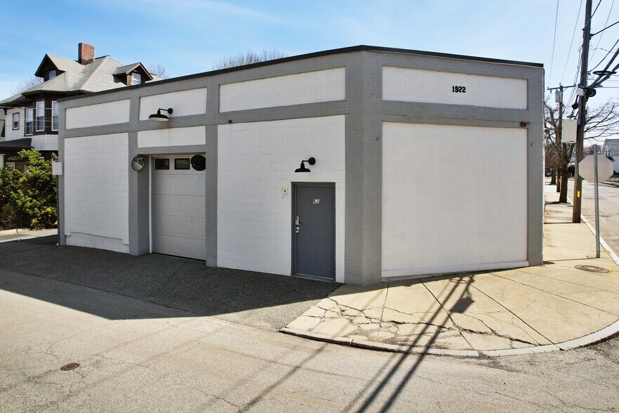 62 Adams St, Waltham, MA à vendre - Photo du bâtiment - Image 3 de 8