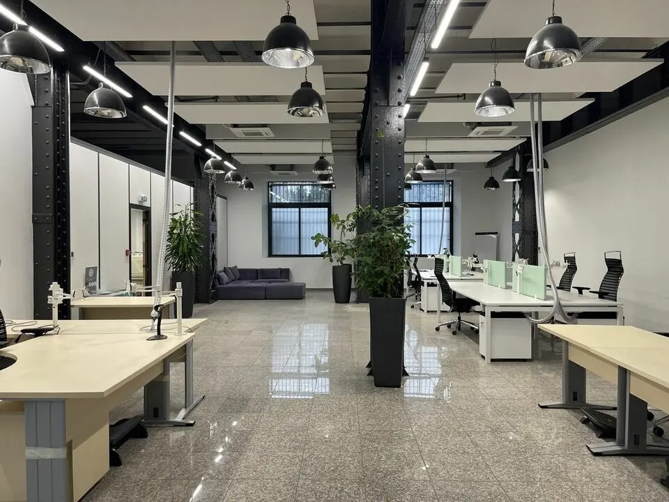 Flex in Marseille for lease Interior Photo- Image 1 of 13