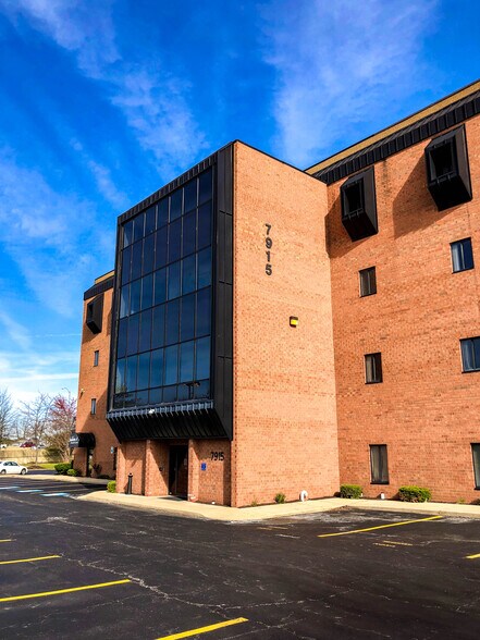 7915 Malcolm Rd, Clinton, MD à louer - Photo du bâtiment - Image 3 de 19