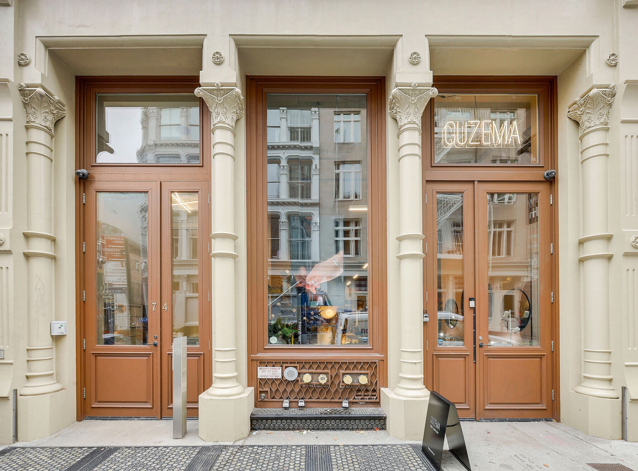 74 Grand St, New York, NY à louer Photo du bâtiment- Image 1 de 2