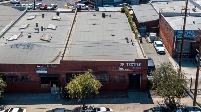 Plus de détails pour 3232 E Olympic Blvd, Los Angeles, CA - Industriel à vendre