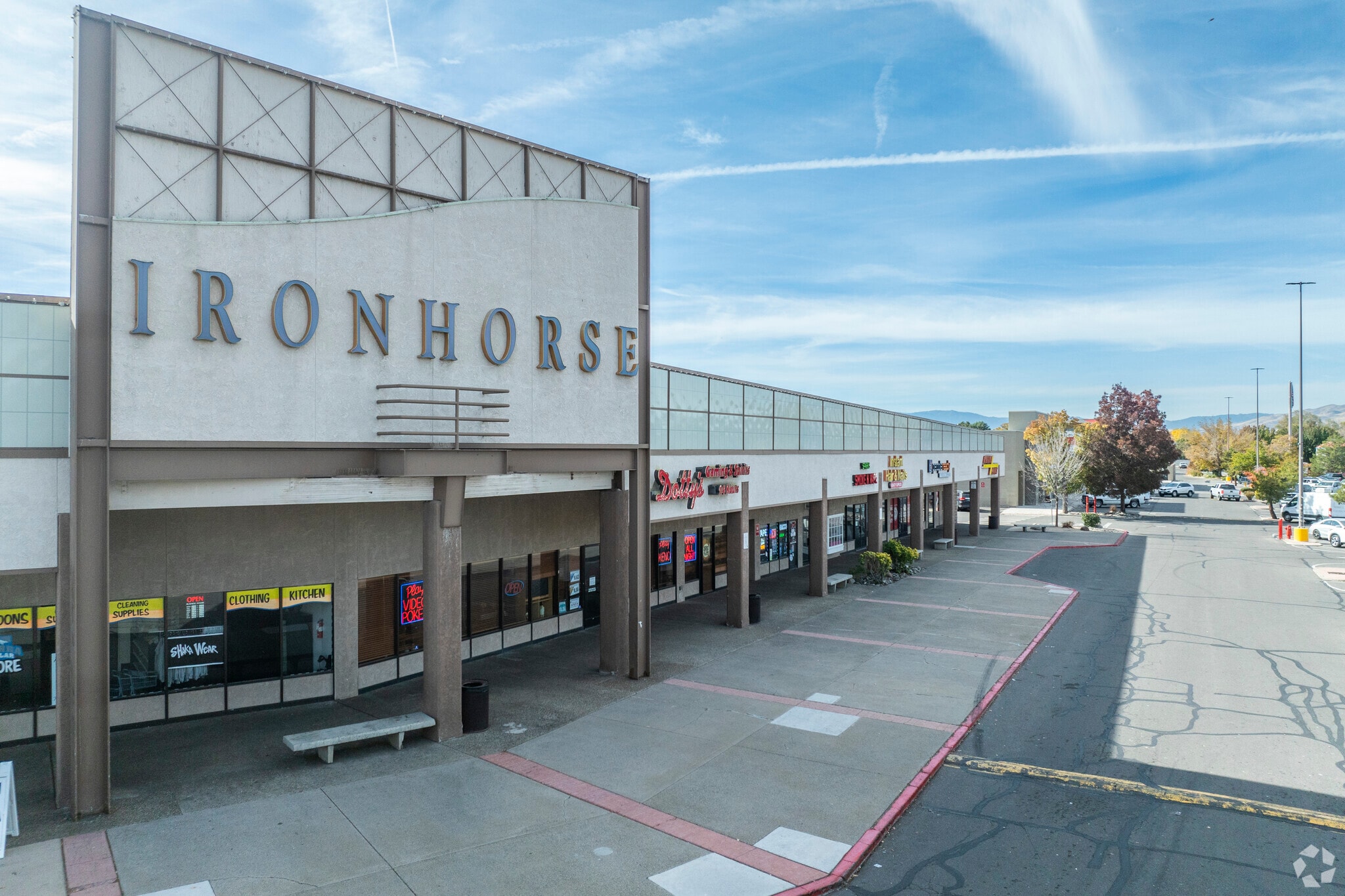 587-589 E Prater Way, Sparks, NV for lease Primary Photo- Image 1 of 6