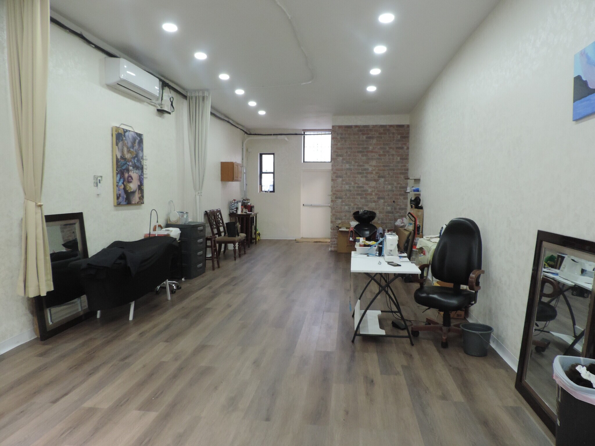 4 Welwyn Rd, Great Neck, NY à louer Photo principale- Image 1 de 4