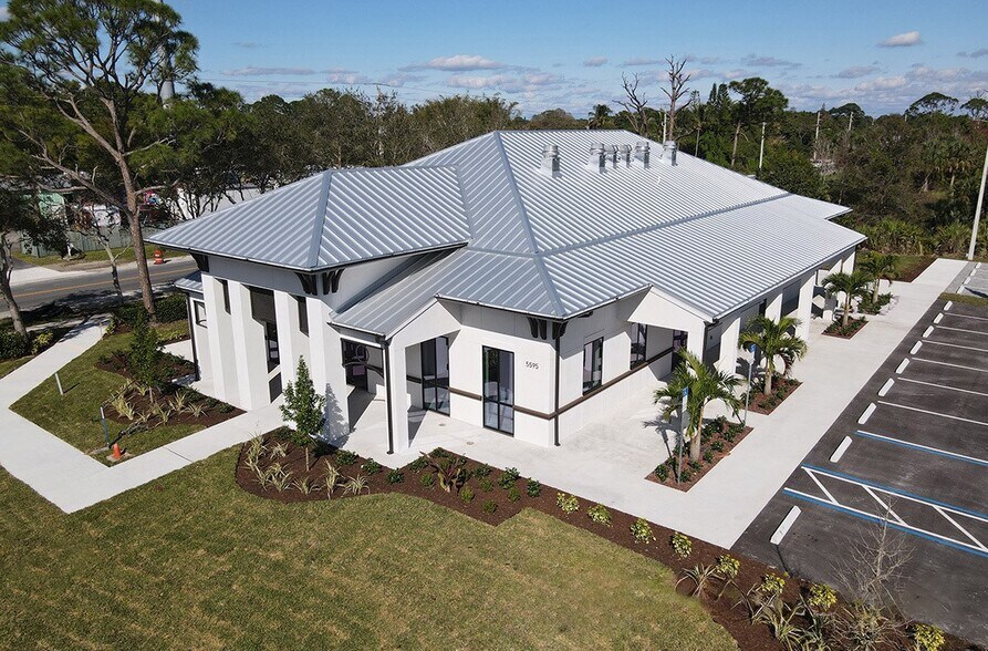 5595 SE Grouper, Stuart, FL à vendre - Photo du bâtiment - Image 1 de 1