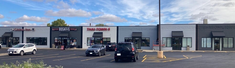 610-630 Plaza Dr, Sycamore, IL à louer - Photo du bâtiment - Image 3 de 7