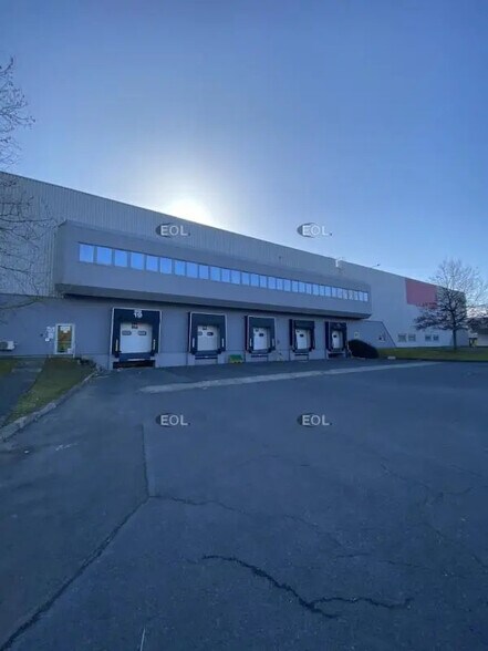 Industriel dans Lagny-le-Sec à louer - Photo du bâtiment - Image 2 de 10