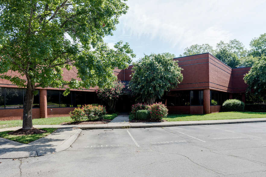 305 Tech Park Dr, La Vergne, TN à louer - Photo du bâtiment - Image 1 de 20