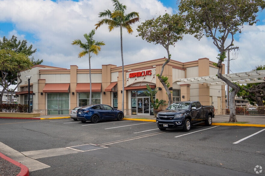 Kapahulu Ave, Honolulu, HI à louer - Photo du bâtiment - Image 3 de 8