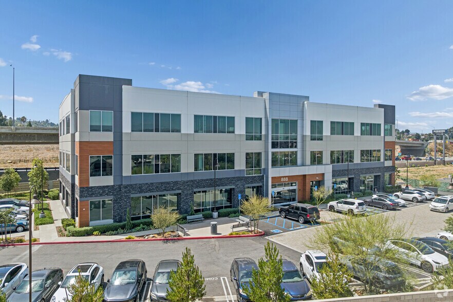 888 S Brea Canyon Rd, Diamond Bar, CA à louer - Photo du bâtiment - Image 1 de 12