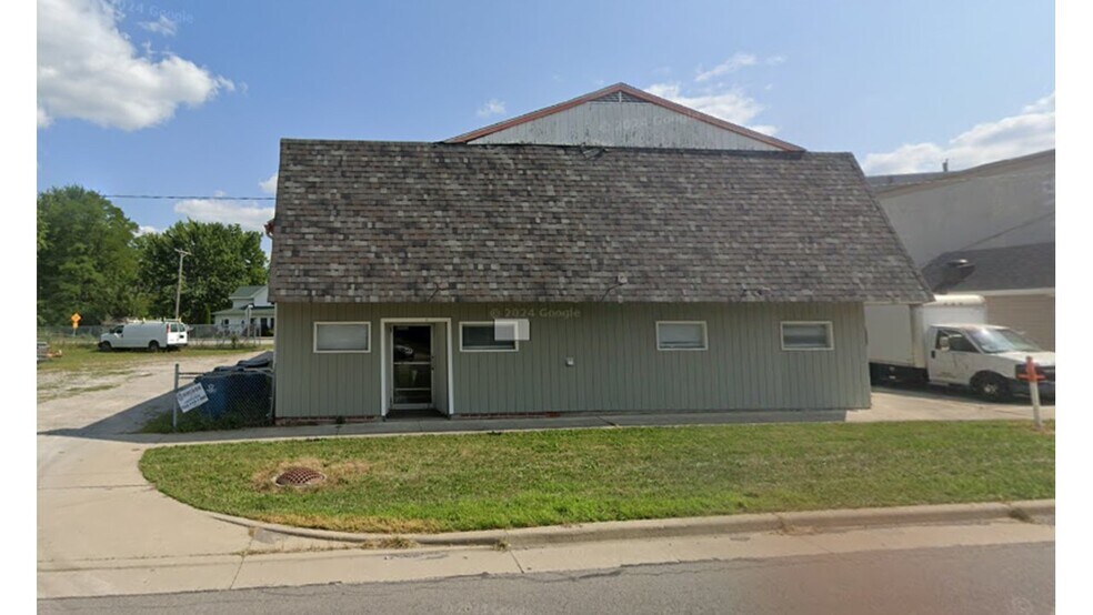 17624 IN-37 Hwy, Harlan, IN à vendre - Photo du bâtiment - Image 2 de 9