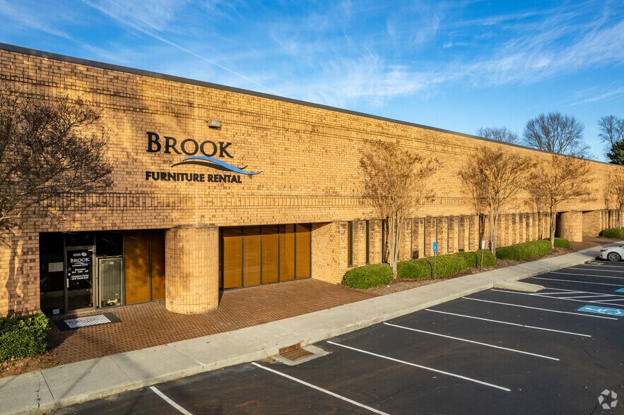 6580 Jimmy Carter Blvd, Peachtree Corners, GA à louer - Photo principale - Image 1 de 11