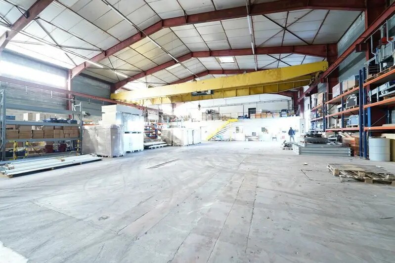Flex in Messimy for lease Interior Photo- Image 1 of 12