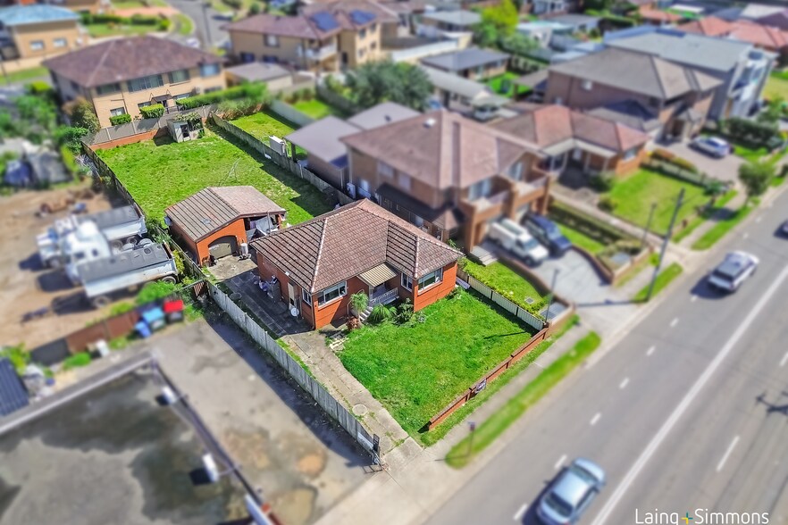 6 Burnett St, Merrylands for sale - Primary Photo - Image 1 of 3