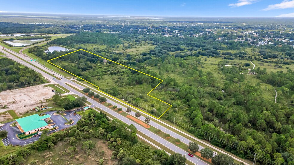 5155 Port St John Pky, Cocoa, FL à vendre - Photo principale - Image 1 de 7