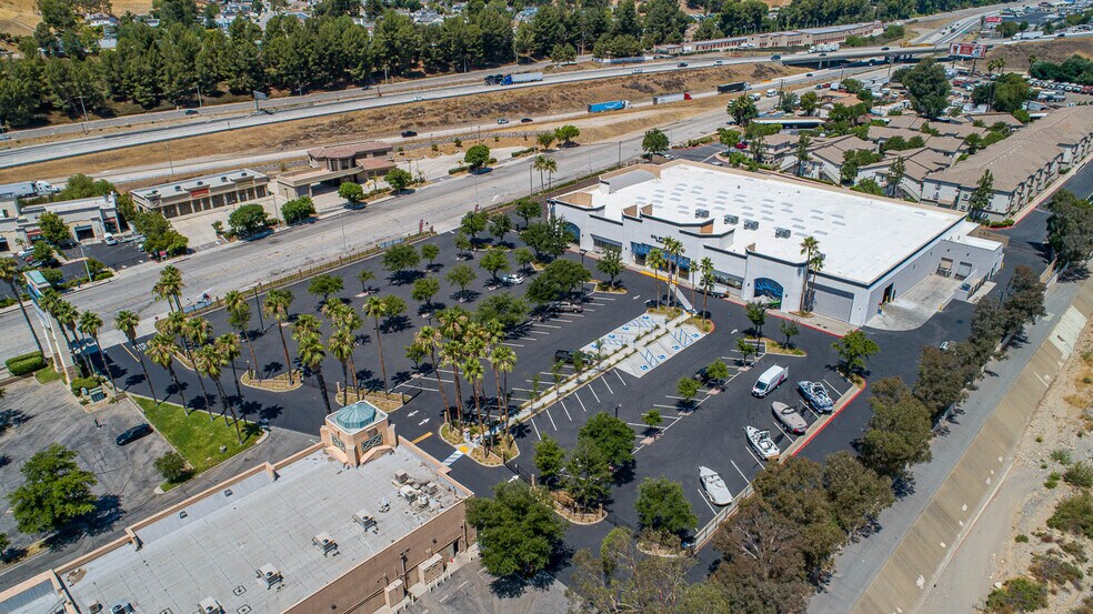 31970 Castaic Rd, Castaic, CA à vendre - Photo du bâtiment - Image 2 de 16